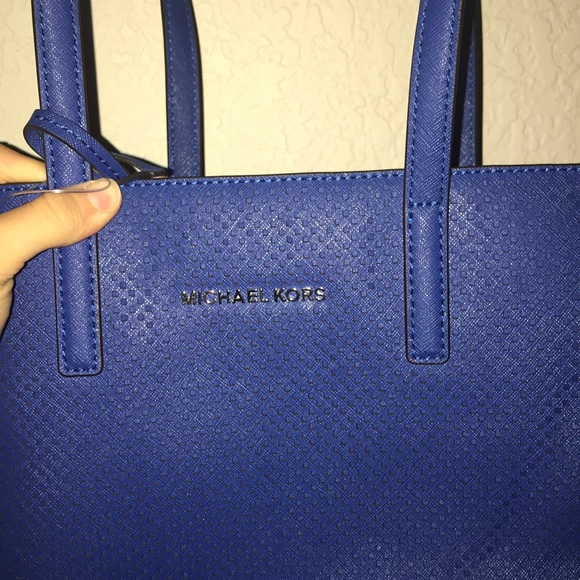 Micheal Kors Purse - Picture 2 of 4